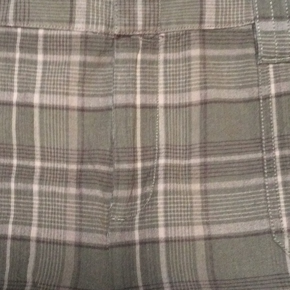 💋 4/$30 Apt 9 Plaid shorts - Picture 2 of 7